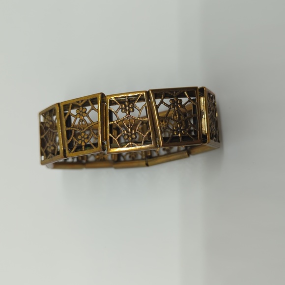 Vintage Filigree Floral Panel Stretch Bracelet and Matching Earrings - Picture 5 of 11